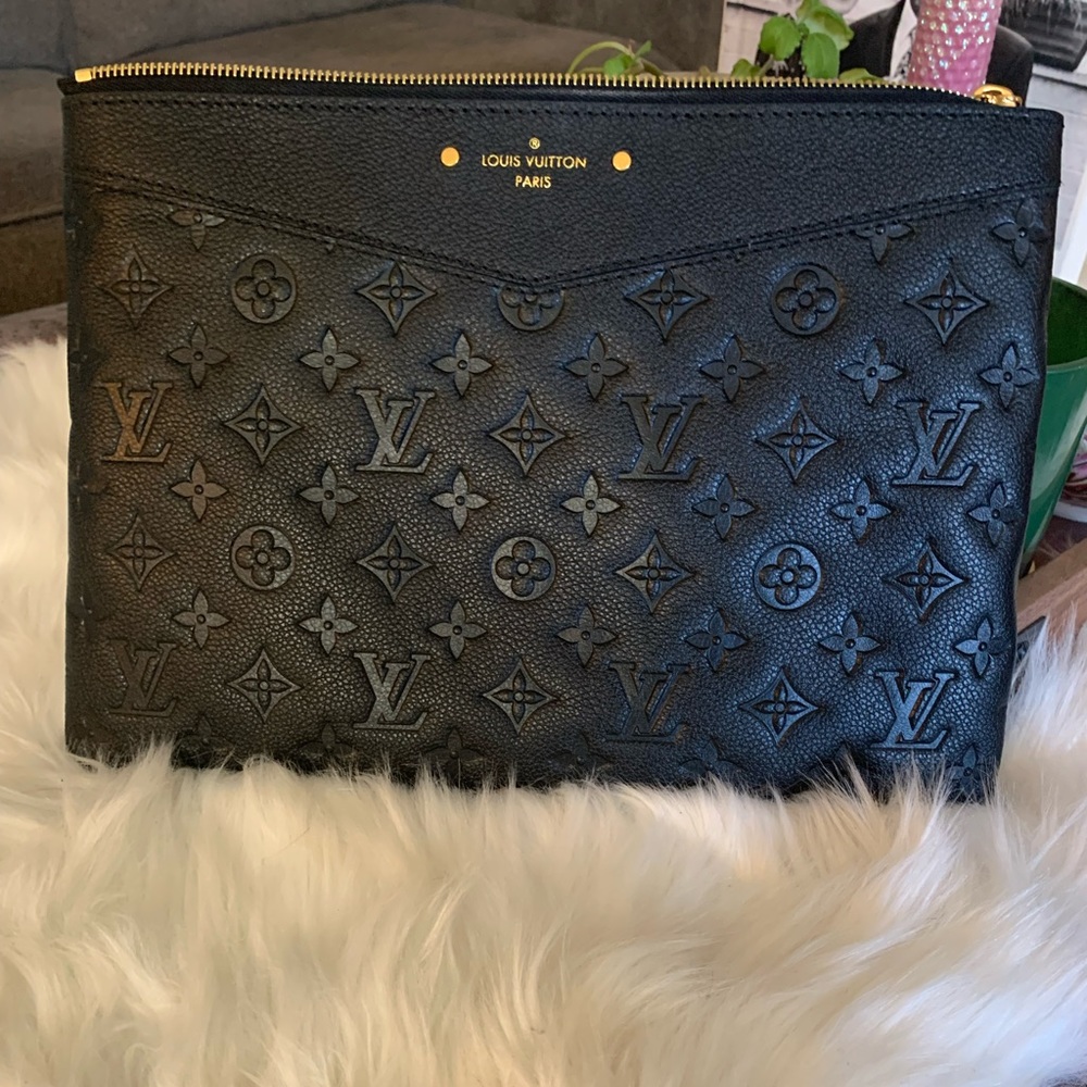 Louis Vuitton Daily Pouch
